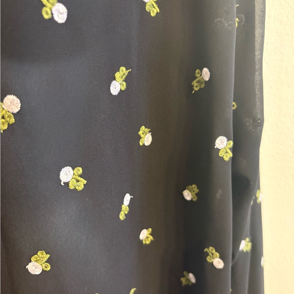 CAbi Black Floral Blouse, size L - Picture 5 of 5